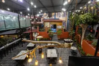Wanderthirst Hostel - Hostels