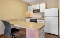Studio 6 Corporate Extended Stay Philadelphia Malvern Swedesford Rd. PA - parking