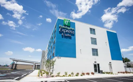 Holiday Inn Express & Suites Rehoboth Beach