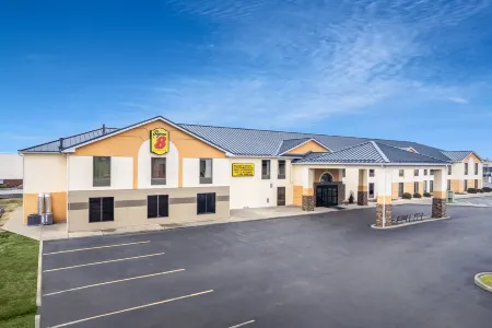 Super 8 by Wyndham Shepherdsville / Louisville South I65