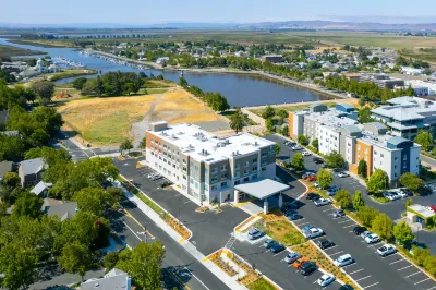 Holiday Inn Express & Suites Suisun City Hotel a Fairfield