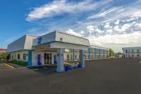 Baymont by Wyndham El Dorado Hotels near Prairie Rose Chuckwagon Supper