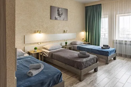 Гостевой дом Сова Отели рядом с достопримечательностью «Северо-Осетинский Республиканский Художественный Музей им. М. Туганова»