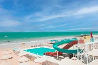 BM Beach Hotel - Beach