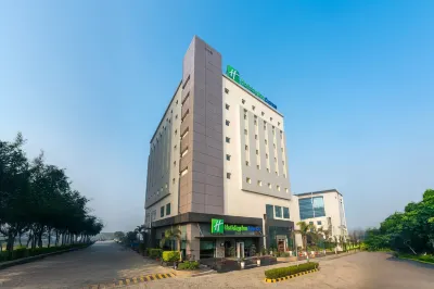 Holiday Inn Express Greater Noida Knowledge Park Hotel in zona Sarvottam Institute Of Technology And Management