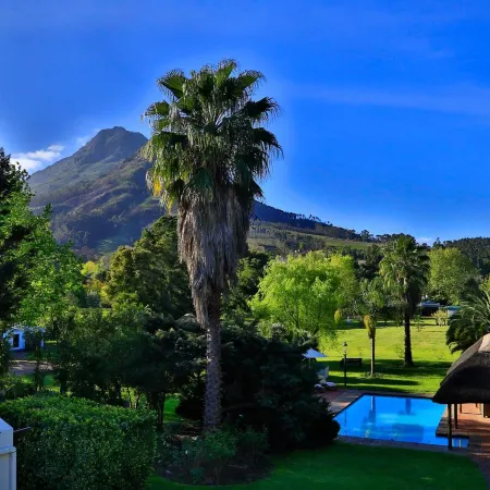 Orange-Ville Lodge & Guesthouse