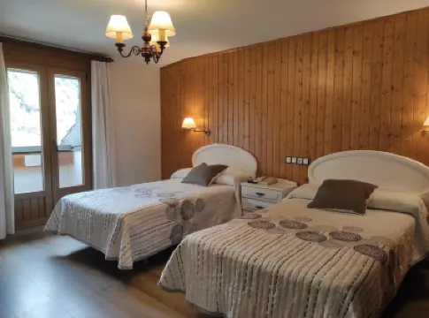 Snö Hotel Bielsa のホテル