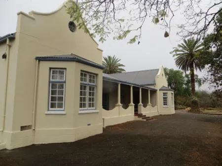 Roode Bloem Farm House