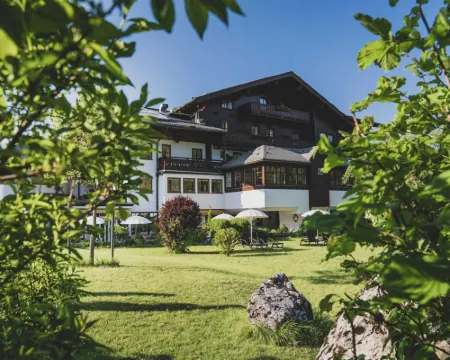 بيرجروس هايداواي فنادق في ستروبل