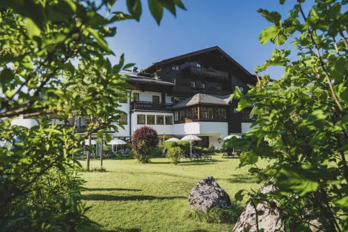 Bergrose Hideaway Hotels in Strobl