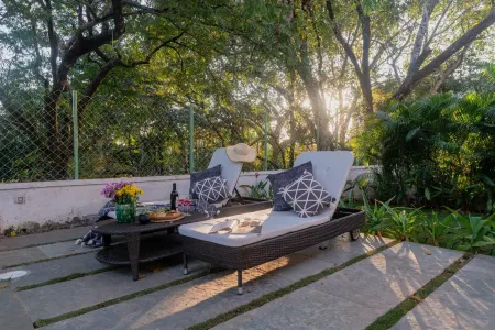 LohonoStays Colina - Villa D