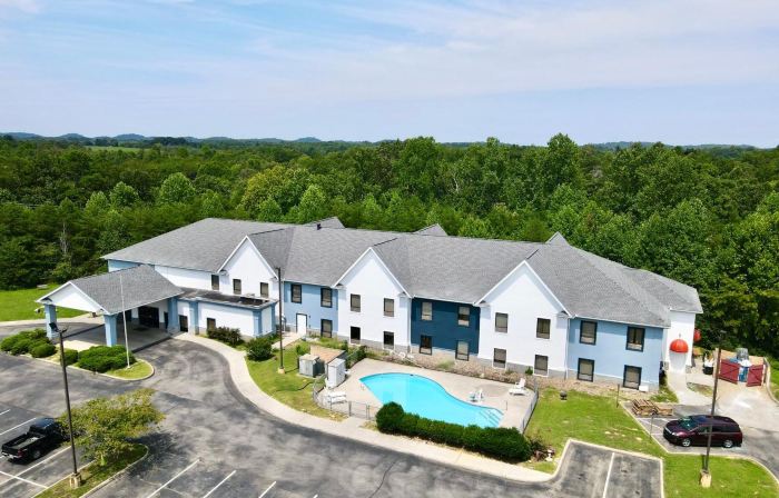 Grand Vista Hotel & Suites