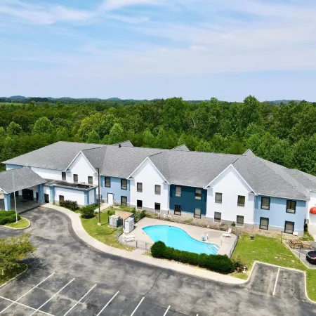 Grand Vista Hotel & Suites