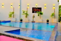 Thilaka City Hotel - Pools