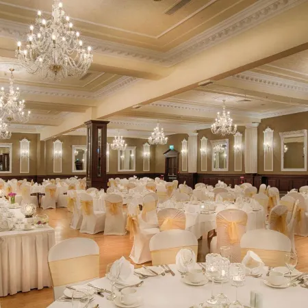 Seven Oaks Hotel