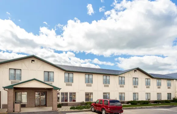 德拉文速8酒店-近日內瓦湖