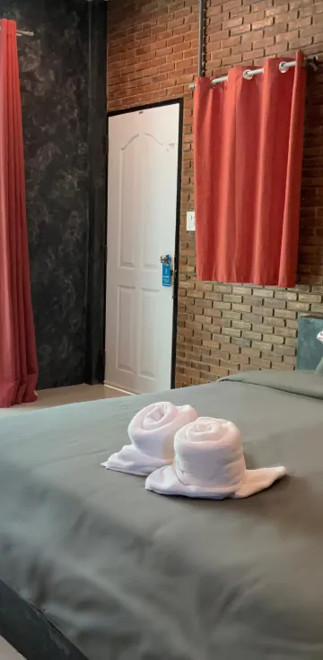 ห้องดีลักซ์ เตียงใหญ่ 1 เตียง