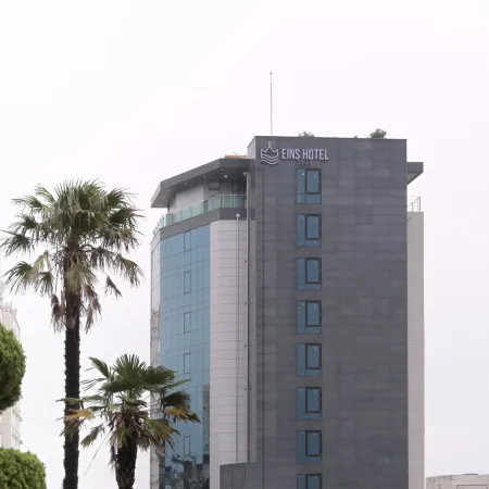 Eins Hotel Отели рядом с достопримечательностью «Парк Сэсум»