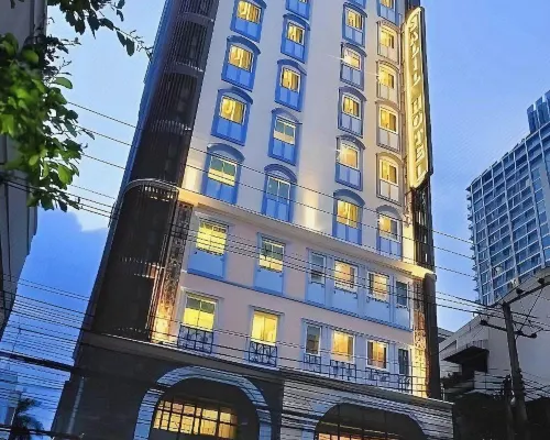 La Petite Salil Sukhumvit 11 Hotel dekat Dermaga Witthayu
