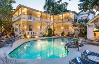 Paradise Inn - Adult Exclusive