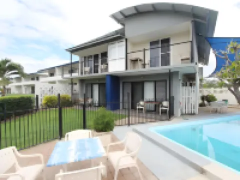 Shoredrive Motel Hotels in North Ward