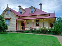 Cambridge House Hotels in Cygnet