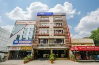 FabHotel the Oasis Hotels near Shri M.W. Siddique Memorial Park, Rajat Nagar