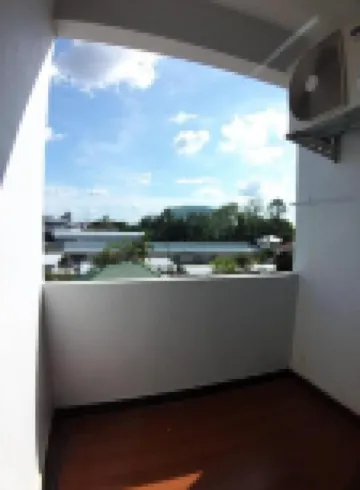 โรงแรมทานตะวันเพลส