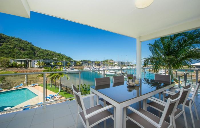Beachside Magnetic Harbour Apartments
