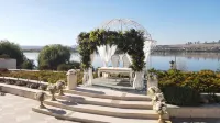 Kronos Hotel - 3-Star