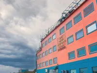 Polo Floatel Kolkata Hotels near Fort William