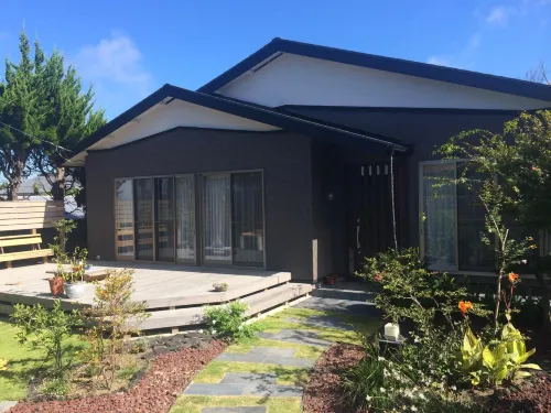 Den House - 3-Star