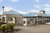 Travelodge by Wyndham Langley Hotel dekat Trinity Western University