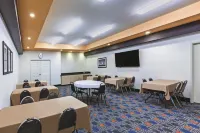 La Quinta Inn & Suites by Wyndham Granbury Hotel di Granbury