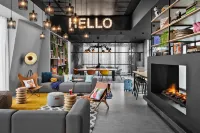 Moxy Lyon Airport Hotels in Коломб'є-Соньє