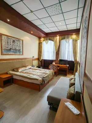 Hotel Kleopatra - بار