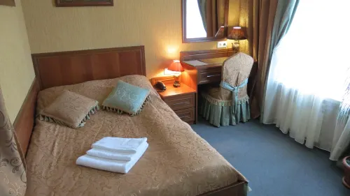 Esmerald Hotel - ที่มีสระว่ายน้ำ