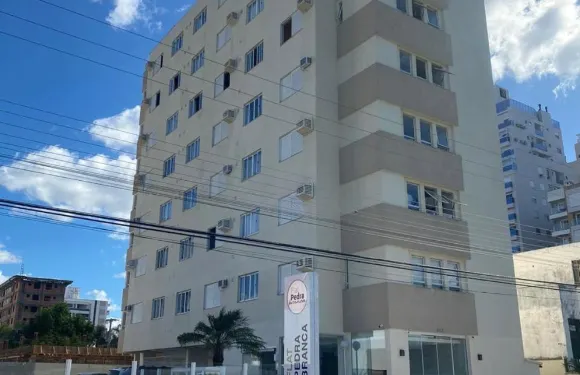 佩德拉布蘭卡公寓酒店