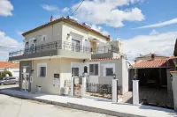 Romilia Guesthouse Hotels near Beach at the port of Fanari