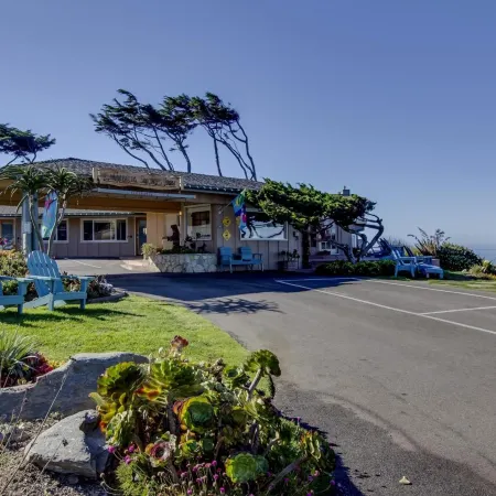 Cambria Shores Inn