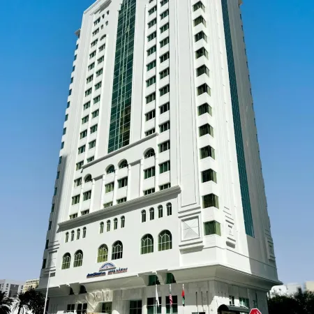 Howard Johnson by Wyndham Abu Dhabi Отели рядом с достопримечательностью «Торговый центр Liwa Centre»