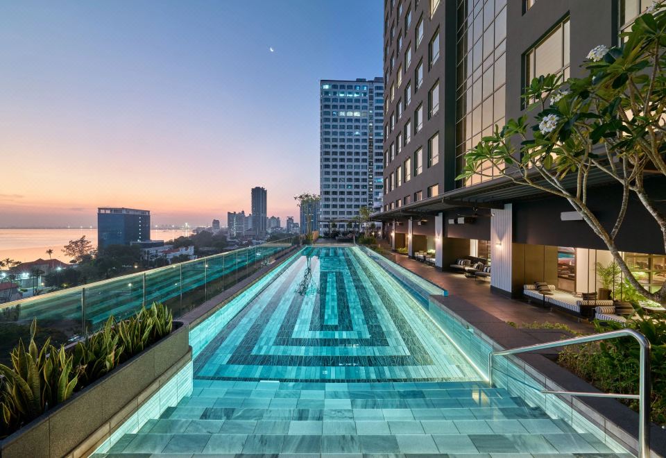 3. 더 밀렌 페낭,..