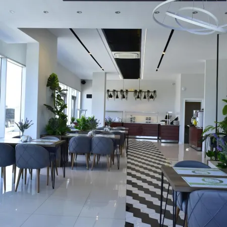 Green Hills Suites