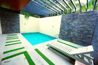 Coral Beach Resort - Beach