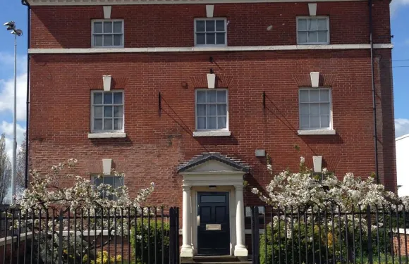 皮爾屋公寓酒店