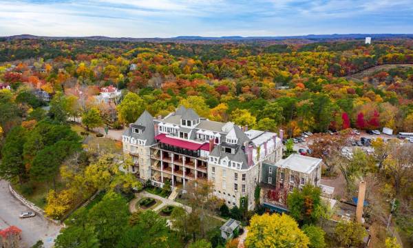 1886 Crescent Hotel and Spa