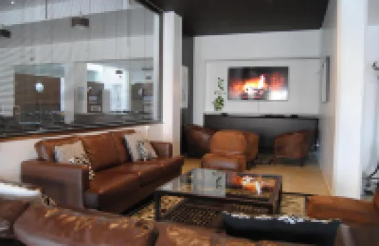 阿多尼斯盧爾德聖母德薩特酒店