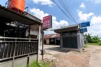 RedDoorz @ Jalan Sidomuncul 2 Jambi Hotel a Kota Baru