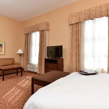Hampton Inn & Suites by Hilton Edmonton International Airport