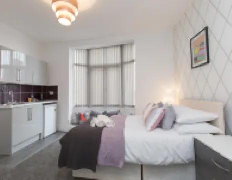 Townhouse Plus @ 40 West St